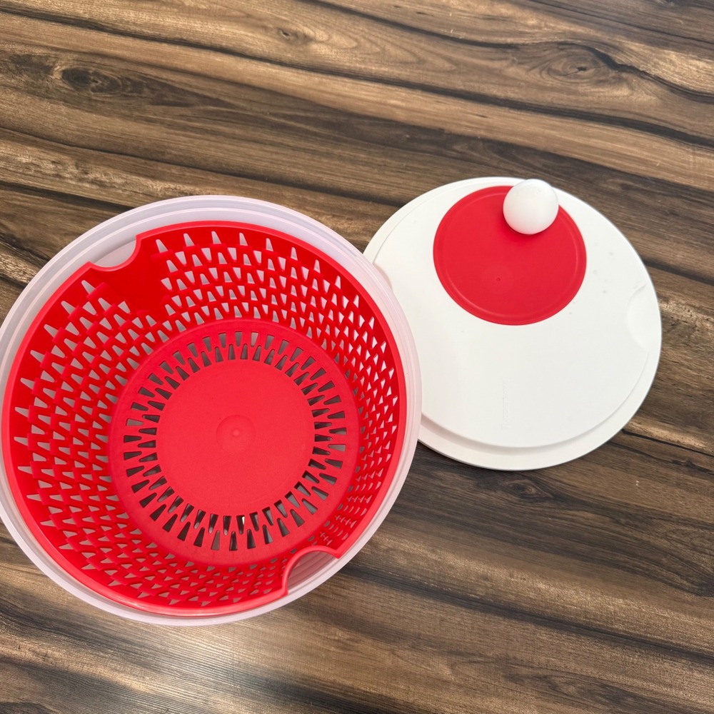 Tupperware Salad Spinner Red White Large Kitchen Vegetable Washer Dryer 3092A